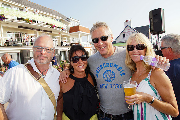 JR_BG_130826025A
